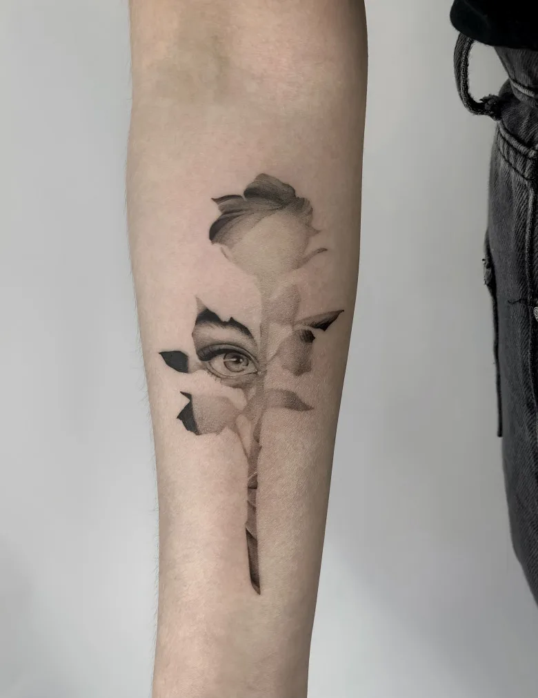 Tattoo girl portrait by Maxim Pishunov