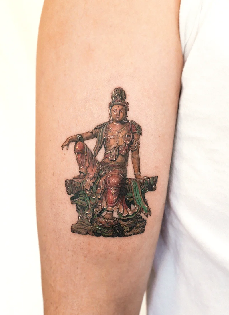 Delicate realism tattoos by Hansan from Seoul