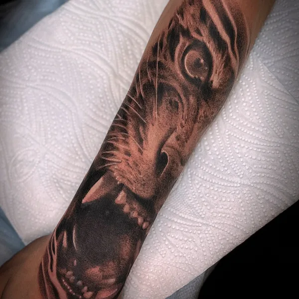 whipshading tattoo by Сергей Черный in Moscow