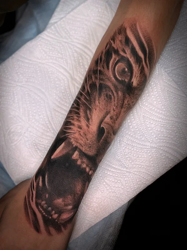 whipshading tattoo by Сергей Черный in Moscow