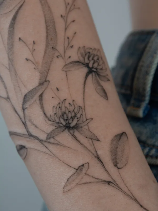 female black botaniс татуировка на forearm #96911 | Тату мастер Sergeeva Tattoo