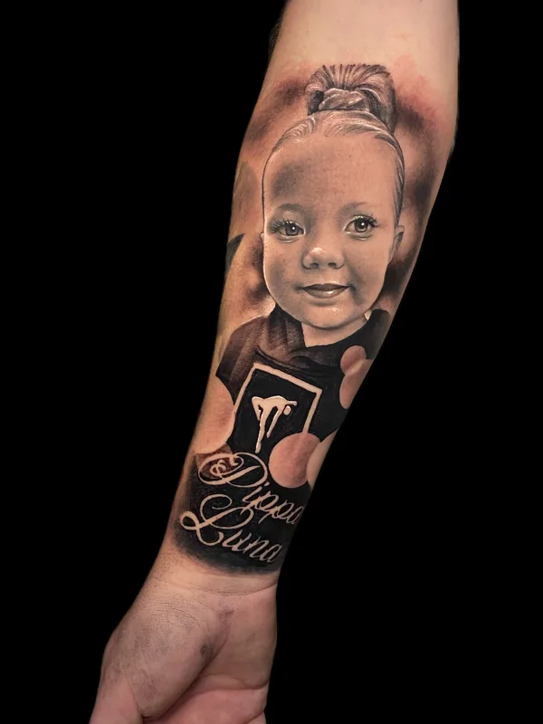 black and grey realism Tatuagem em forearm #91196 | Tatuador Antonio Bianco