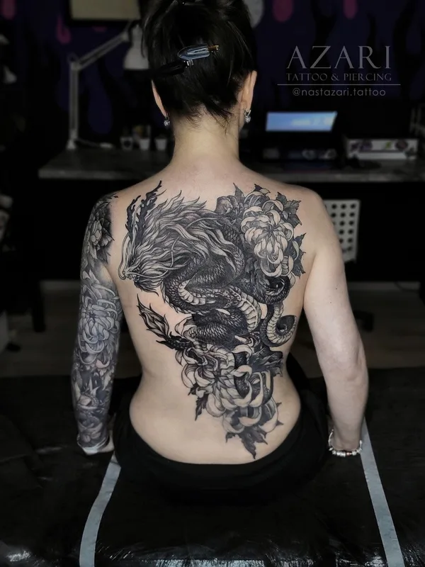 female black neojapanese tattoo auf back #91280 | Tätowierer Анастасия Азари