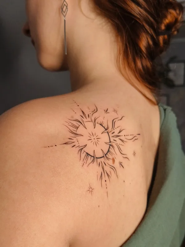 female black linework 타투 부위 shoulder blade #91369 | 타투이스트 Irina Bullet