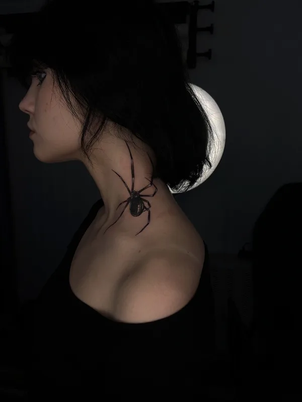 female black graphic Tatuagem em neck #91387 | Tatuador Дмитрий Минаев