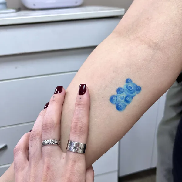 Graphic tattoo by Олеся Фрайдлин in Moscow