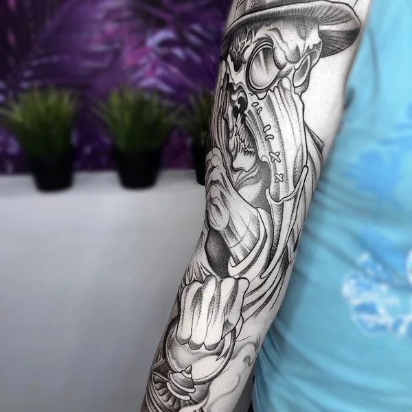 Graphic tattoo by Олеся Фрайдлин in Moscow