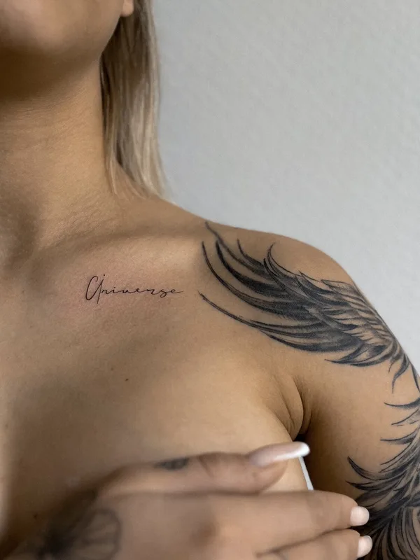 female black lettering 타투 부위 collarbone #91692 | 타투이스트 Эльвира Володарская