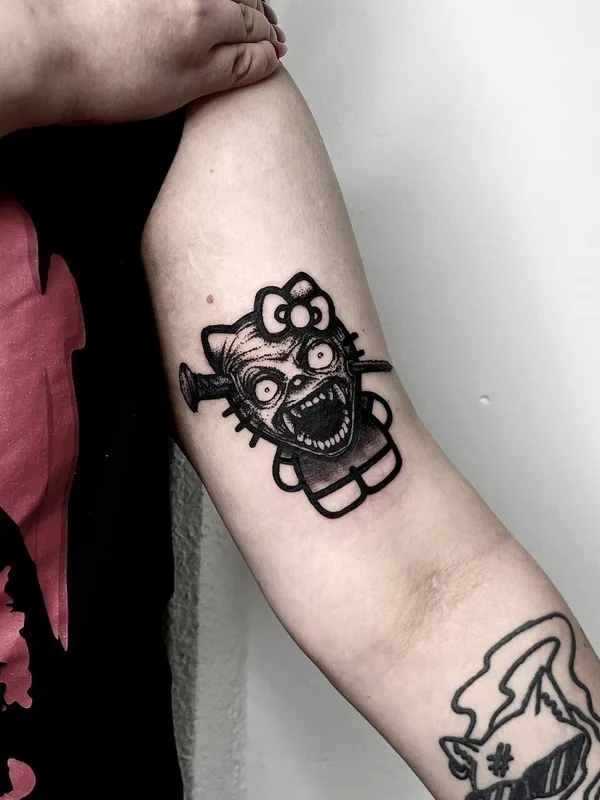 black and grey blackwork tatuaje en forearm #91769 | Tatuador Slava Deviline