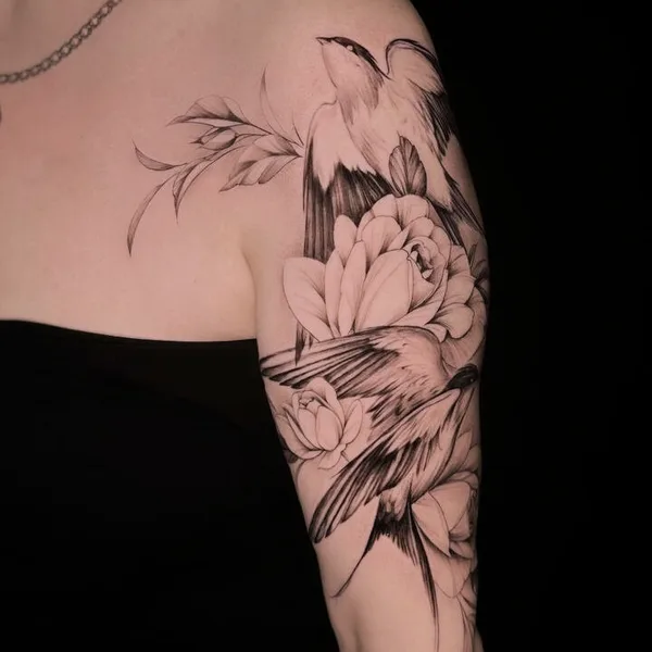 Feminine tattoo by Евгений Коваль in Moscow