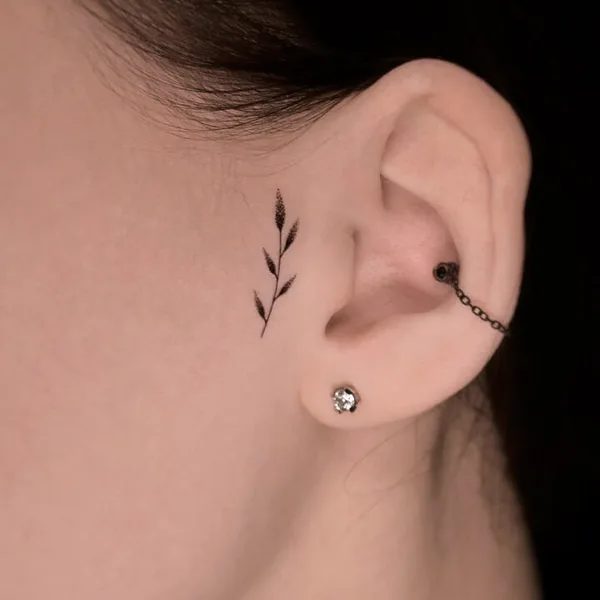 Feminine tattoo by Евгений Коваль in Moscow
