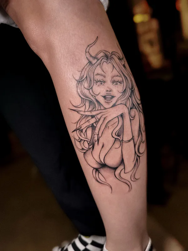 female black illustrative 타투 부위 calf #93220 | 타투이스트 Yulia  Dardiker 