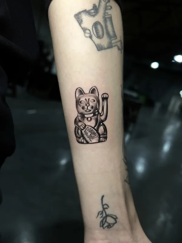 female blackandgrey microrealism татуировка на forearm #96962 | Тату мастер Daniel Escalante