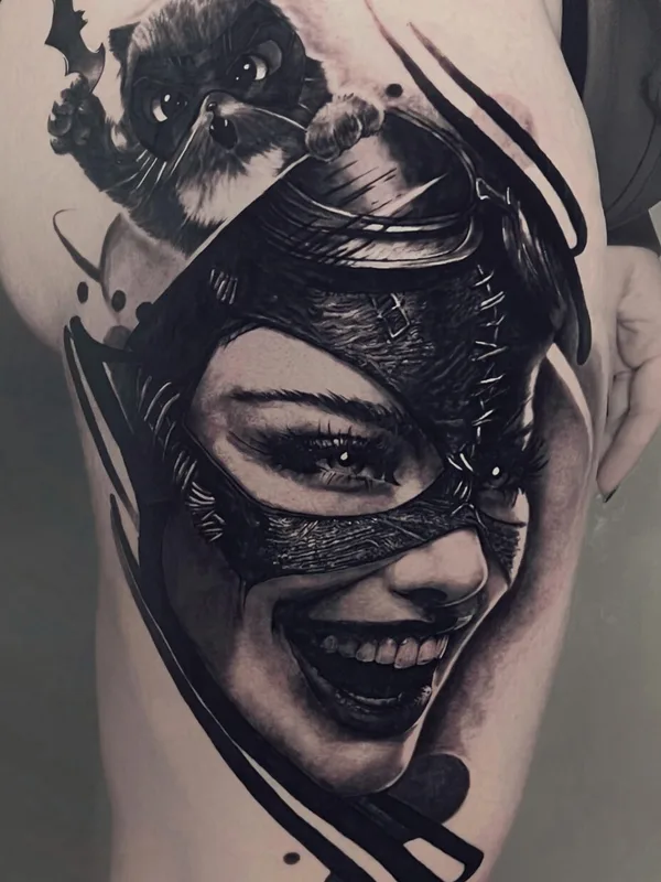 female black and grey realism 纹身 在 thigh #92780 | 纹身师 Евгений Толмачев