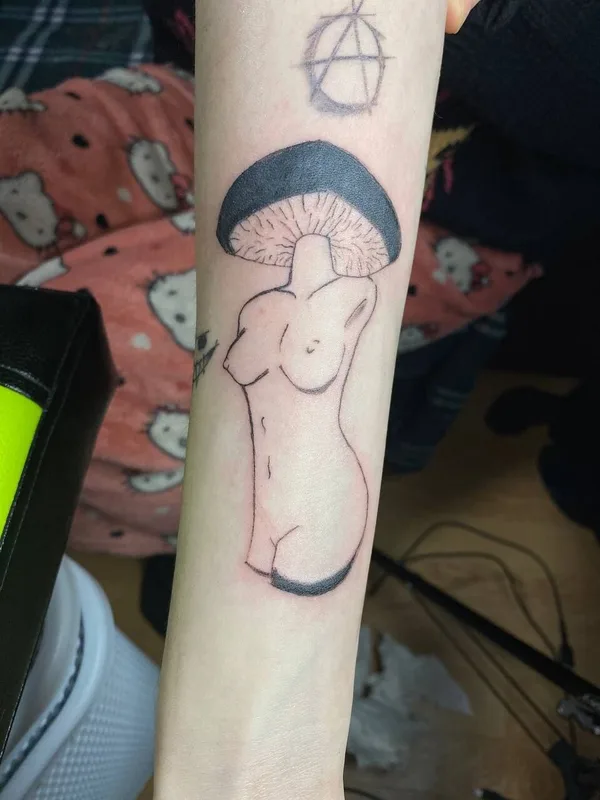 female black and grey illustrative татуировка на forearm #92826 | Тату мастер Вадим Сергеевич
