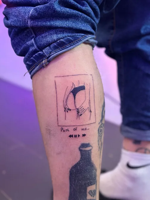 male black sketch tattoo auf calf #92953 | Tätowierer Екатерина Варфоломеева