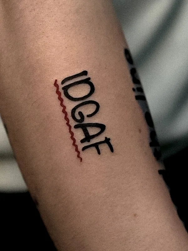 color lettering 纹身 在 forearm #93146 | 纹身师 Анастасия Меррис