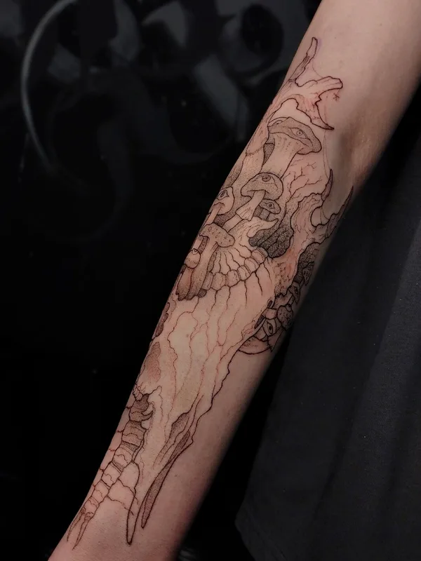 black and grey sketch Tatuaggio su forearm #93151 | Tatuatore SVEPPNIR