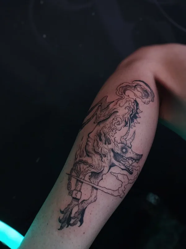 black and grey blackwork Tatuaggio su forearm #93153 | Tatuatore SVEPPNIR
