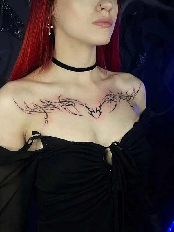 female black abstract Tatuagem em collarbone #93184 | Tatuador Настасья Павловна 