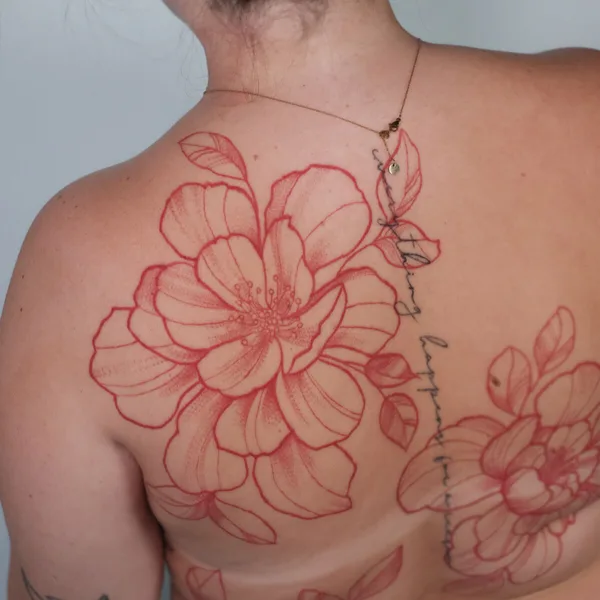 Feminine tattoo by Lisa Litovkin in Frankfurt am Main