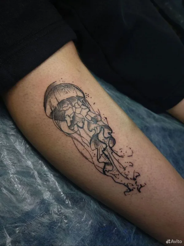 black linework Tatuagem em calf #93500 | Tatuador Кирилл Стремоухов