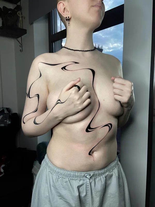 female black abstract татуировка на chest #93907 | Тату мастер Ксюша Борзая