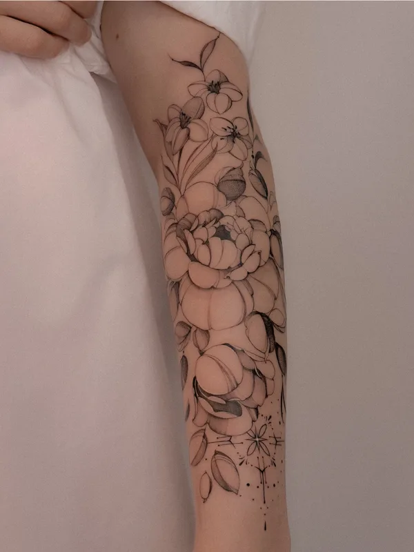 female black and grey fineline Tatuagem em forearm #94066 | Tatuador Valeriatattooer