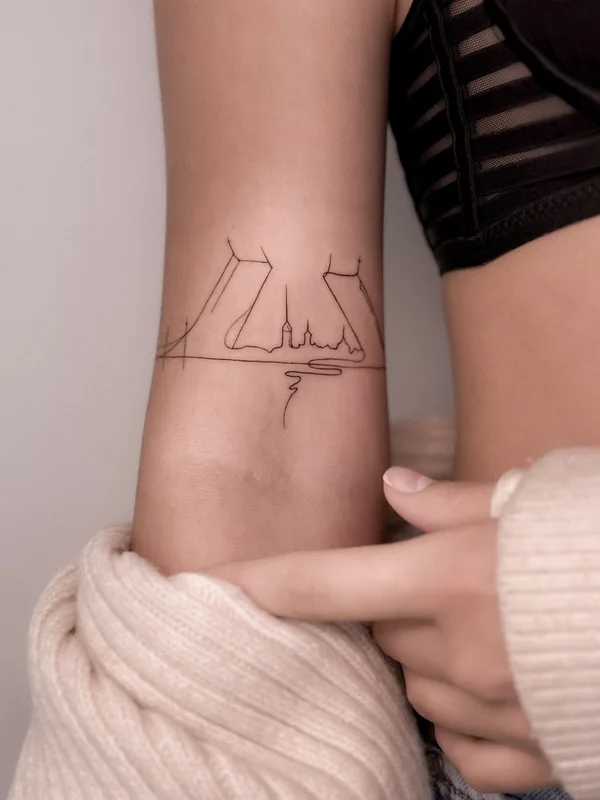 female black linework Tatuagem em forearm #94068 | Tatuador Valeriatattooer