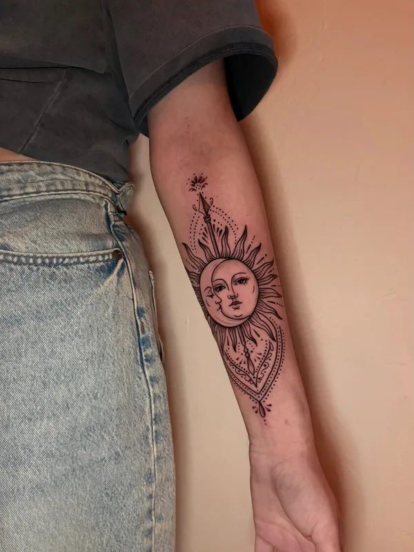 female black linework татуировка на forearm #94709 | Тату мастер Anisa Bumazhenko