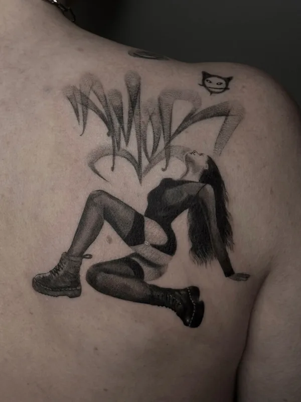 female black and grey black and grey татуировка на shoulder blade #94714 | Тату мастер Anisa Bumazhenko