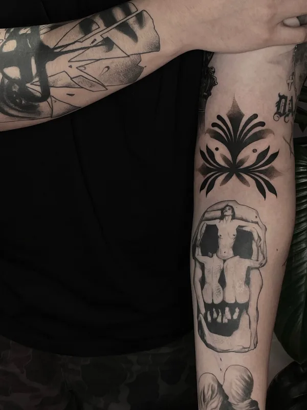 black and grey blackwork татуировка на forearm #94715 | Тату мастер Anisa Bumazhenko