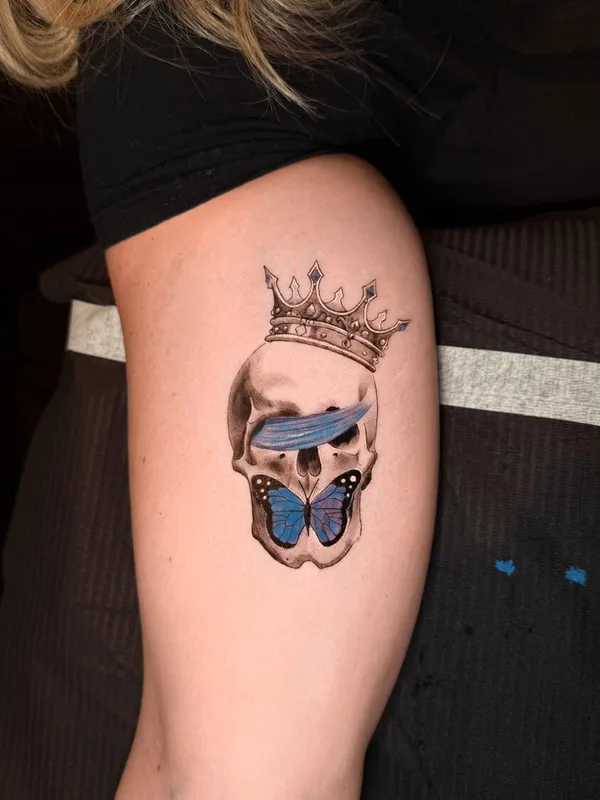 female color illustrative татуировка на upper arm #94719 | Тату мастер Anisa Bumazhenko