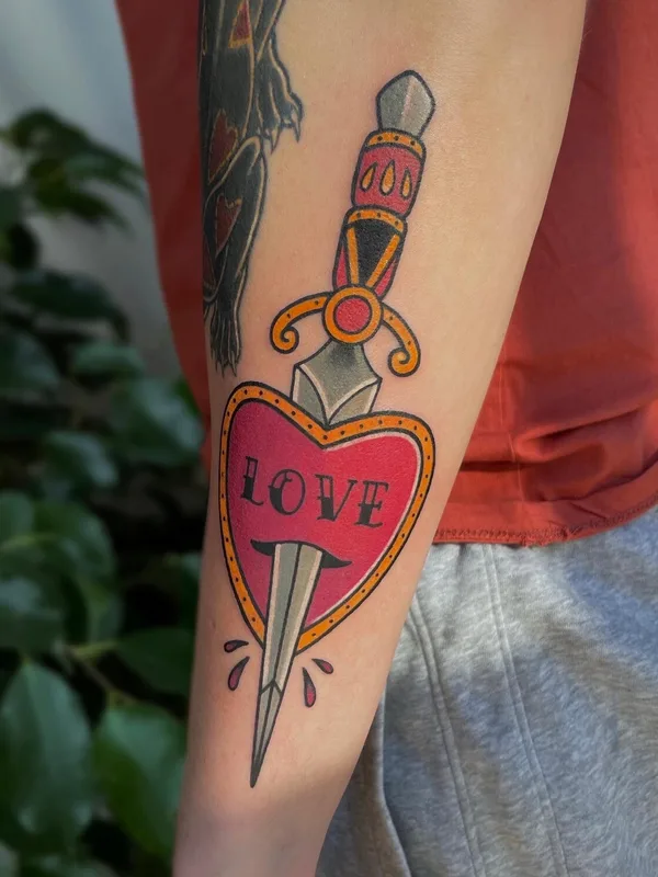 color traditional Tatuagem em forearm #94723 | Tatuador Alina MNK