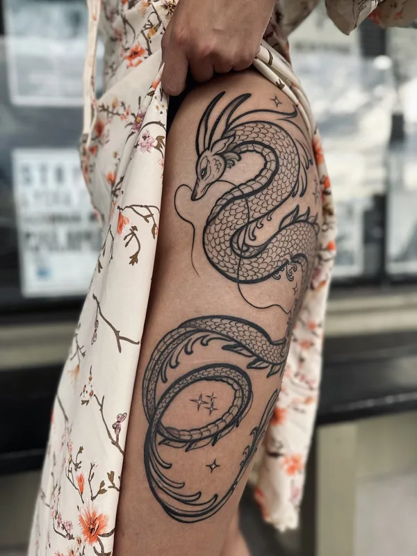 female blackandgrey authorsstyle 纹身 在 thigh #95597 | 纹身师 Tonya | inkedwolfie