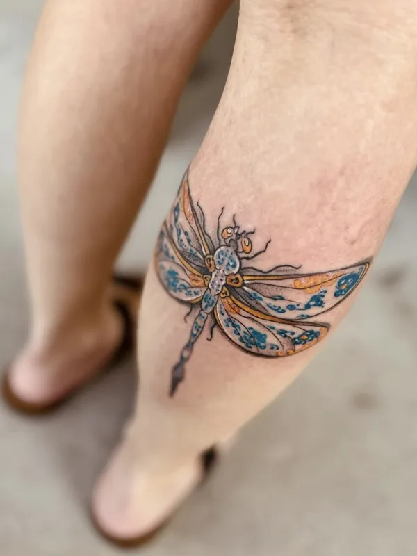 female color illustrative 纹身 在 calf #95599 | 纹身师 Tonya | inkedwolfie