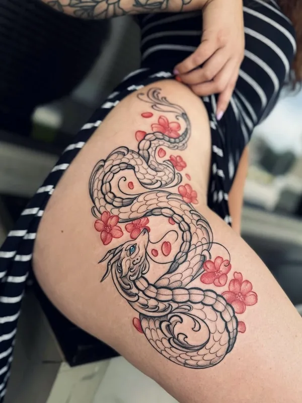 female color authorsstyle 纹身 在 thigh #95605 | 纹身师 Tonya | inkedwolfie