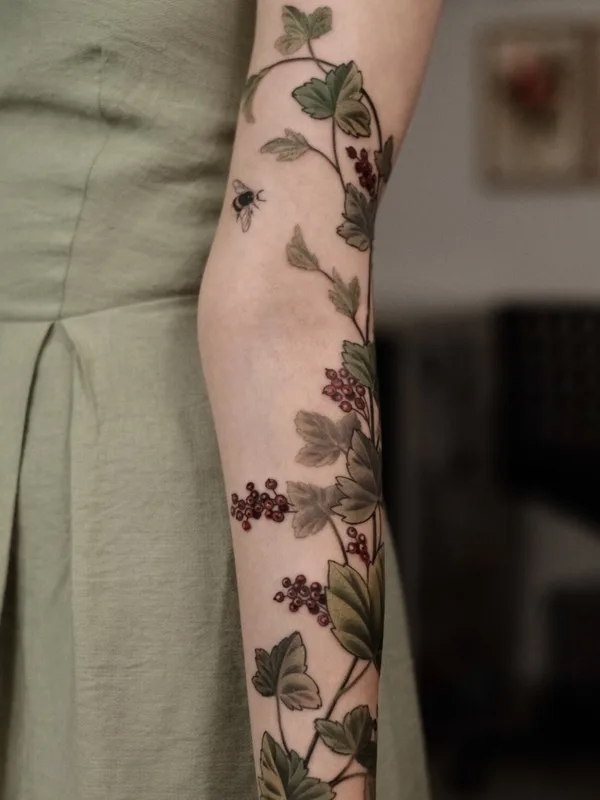female color botanic tatouage sur forearm #99565 | Artiste tatoueur Salvia.ink