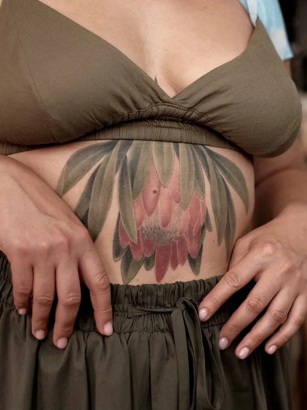 female color botanic tatouage sur stomach #99567 | Artiste tatoueur Salvia.ink