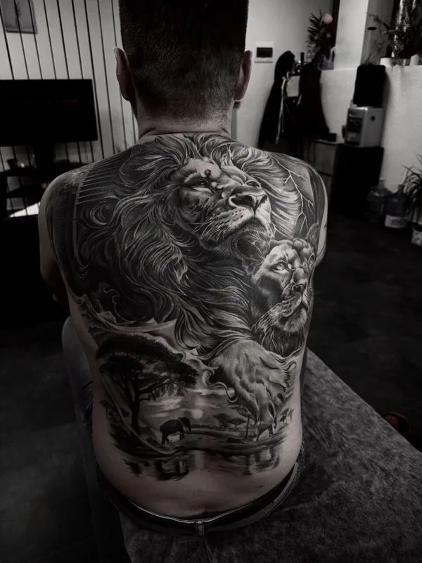 black and grey realism tatuaje en full back #95317 | Tatuador Olesya Wargo
