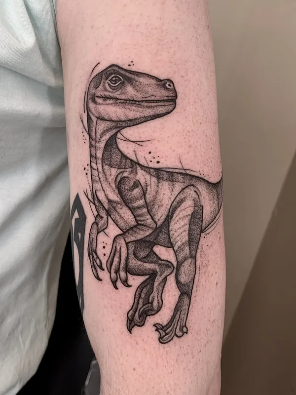 black and grey blackwork Tatuaggio su forearm #95446 | Tatuatore Alina VIVES