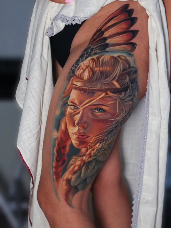 female color realism татуировка на thigh #95463 | Тату мастер Дарья Фараонова