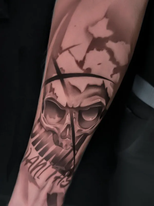 black and grey black and grey Tatuaggio su forearm #95491 | Tatuatore Konstantin Pilipenko