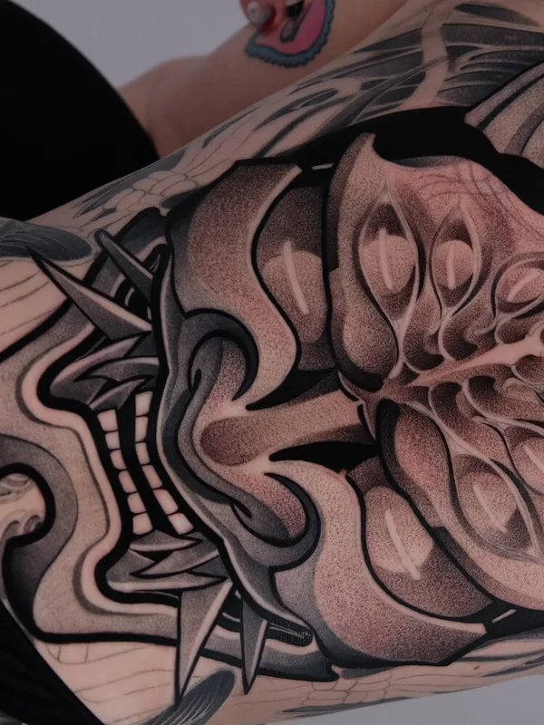 black and grey blackwork татуировка на side #96000 | Тату мастер Ivan Baiun