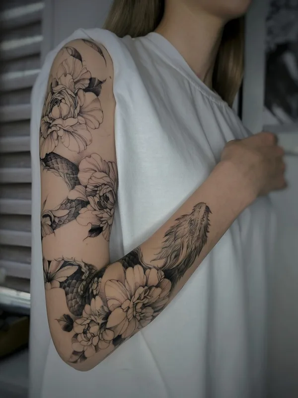 female blackandgrey graphic Tatuagem em sleeve #96151 | Tatuador Смишко Леонид