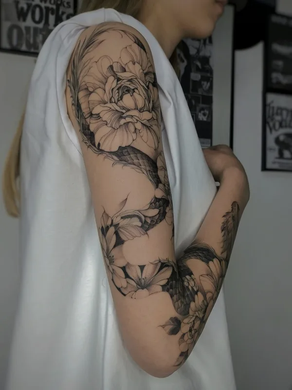 female blackandgrey graphic Tatuagem em sleeve #96152 | Tatuador Смишко Леонид