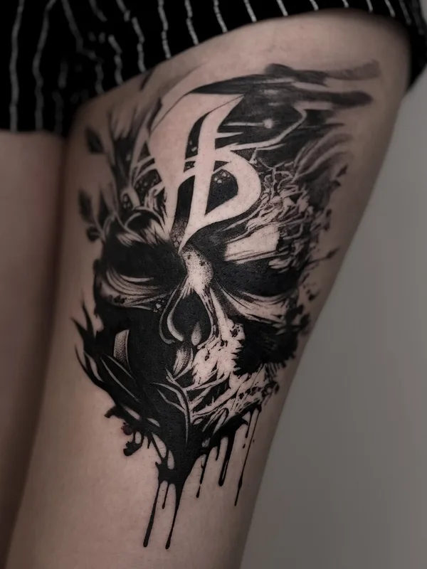 black blackwork татуировка на thigh #96379 | Тату мастер Татьяна Пузикова