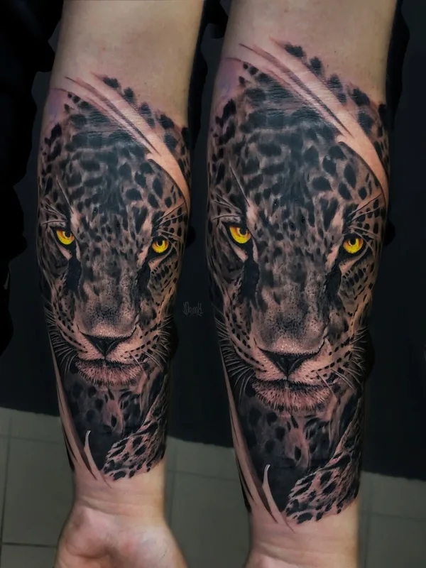 black and grey realism 타투 부위 forearm #96664 | 타투이스트 Тимур Юсупов
