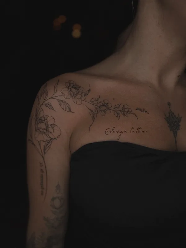 female black botaniс tattoo on collarbone #96857 | Tattoo Artist Дарья Салманова