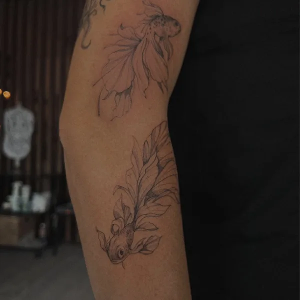 Geometric tattoo by Дарья Салманова in Мурманск